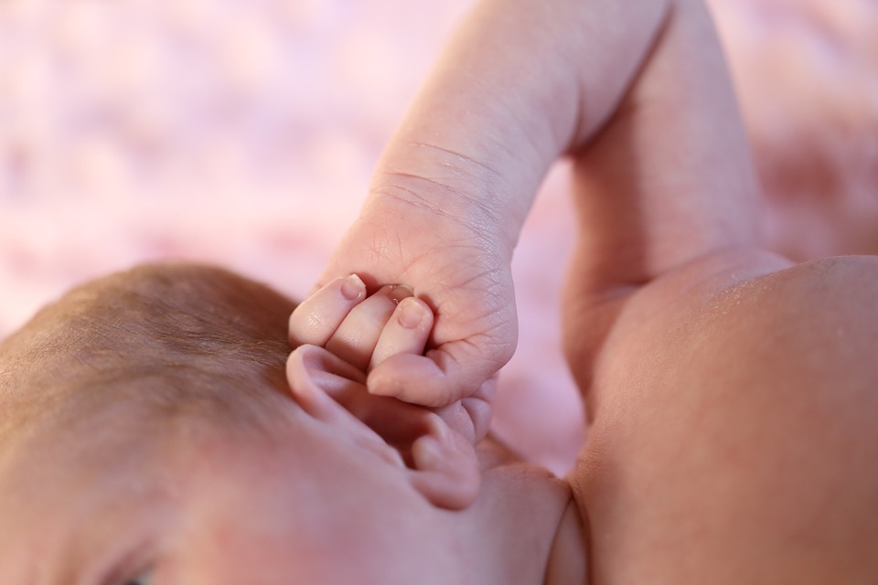 درمان گوش درد نوزاد در طب سنتی
